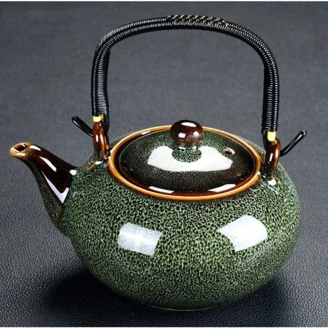 Beautiful Chinese Porcelain Teapot Round 700 ml