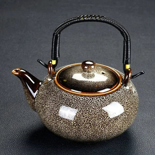 Beautiful Chinese Porcelain Teapot Round 700 ml